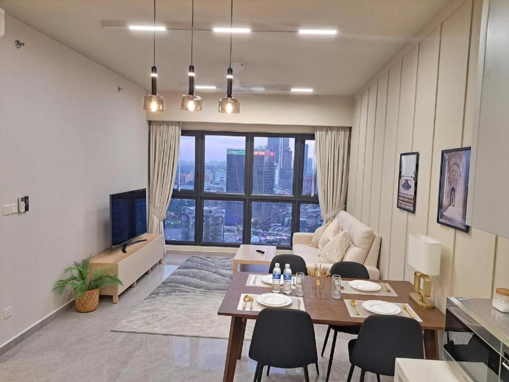 Agile Luxury At Trx Pangsapuri Kuala Lumpur